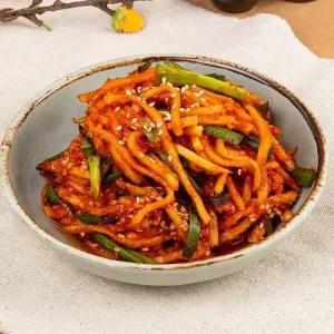 맛있는 국산 무생채 2kg 보쌈 무생채 김치 무채김치 무우생채 무생채무침 보쌈 무김치