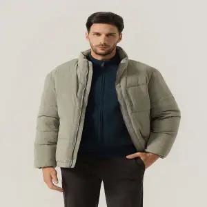 [페라로밀라노](정가639000원) 남성겨울 캐주얼 데일리베이직  왁스워싱 구스다운패딩 숏점퍼 AM0FOJO451