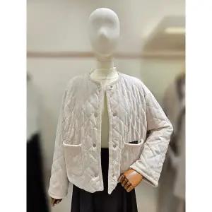 갤러리아 [케네스레이디](E509) 벨리 리버시블 다운 점퍼 (EDDJPK0200)