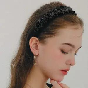 [제이로렌] 웨이브 셔링 레더 헤어밴드 H01485