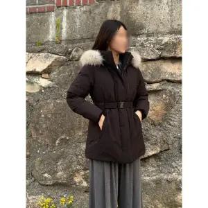 [블랙야크](대구신세계)여성 구스 다운 자켓 M윈터디퍼다운자켓 1BYPAW3513