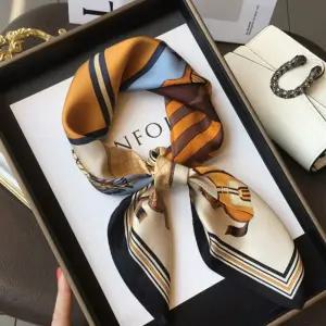 스카프매는법 스카프추천 스카프코디 방도스카프 반다나스카프 실크스카프 쁘띠스카프 리빈샵 목스카프 봄스카프 여성스카프