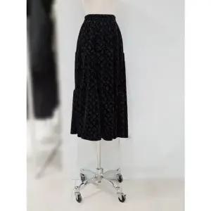 [갤러리아] [SOUP] 플라워 벨벳 밴딩 플레어 스커트  SBBSR30