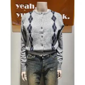 갤러리아 [바인드]미뇽아가일RCD 라운드가디건(DGFW3-WSC012)