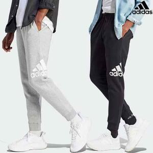 [아디다스] 플리스 빅로고 테이퍼드 조거팬츠 남성 겨울