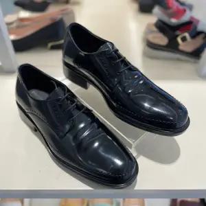 [롯데백화점]에스콰이아 남성 베이직 스티치 기본 정장 구두-PFAFHD317BK