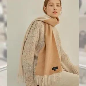 [헤지스](대구신세계)[스테디셀러][Cashmere100%] 아이보리 컬러배색 캐시미어 머플러 HIMU5F711I2