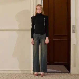 [에고이스트](광주신세계)[BLUE LABEL] 골조직 세미 부츠컷 속기모 데님팬츠 (ER4ODP03)