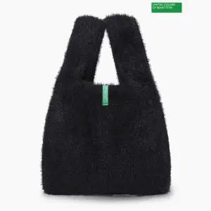 베네통 퍼 미니 핸드백 BCBGA8561