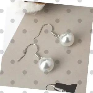 진주귀걸이 화이트펄 드롭형 후크 데일리 심플 클래식 여성 액세서리 우아한 포인트