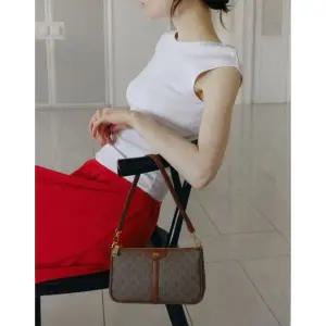 [NS홈쇼핑]DCWA6E801W2 닥스 세인트바넷 브라운 DD패턴 미니 숄더/크로스백[35668601]