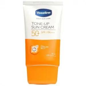 피부결은 뽀얗고 촉촉하게 데일리 톤업 선크림 50ml