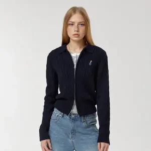 [후아유](마산점)Steve Crop Cable Zip-up Cardigan WHCKF3821F