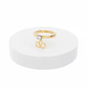 [발렌티노] 크리스털 미니 V로고 메탈 링 5W0J0T52 YCW MH5 5W2J0T52 818277