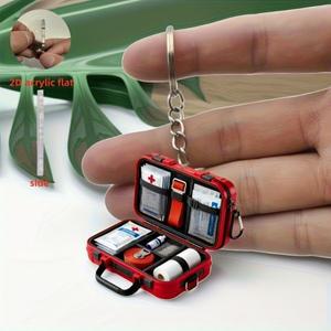 컴팩트 응급 키트 키체인 2D 평면 적십자 릴 CPR 가이드접착 패치 포함 휴대용 무공구 응급처치 선물