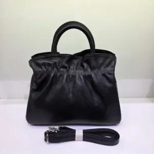 [갤러리아] 셔링 장식 가죽 토트백 | 발리스윗SQ2WAB1264F