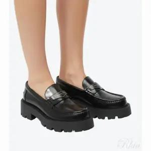 디올 Boy 플랫폼 로퍼 KDB862ACA 900