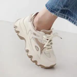 [롯데백화점]원더슈즈 원더슈즈 소가죽 어글리디 스니커즈 7CM P-S132