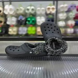 [크록스]포근한 털 클래식 플리스 라인드 클로그(플리스 스트랩) 211396-001/애플아울렛