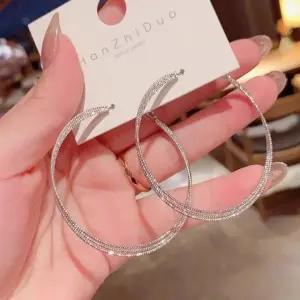 은은하게 빛나는 3줄 레이어드 S925 은침 링 귀걸이 (WFJ59TA)