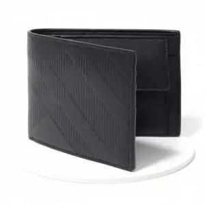 [버버리]25FW Embossed Check Bifold Wallet 8103992 엠보싱 체크 바이폴드 지갑 816970