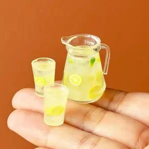 3pcs 미니어처 레모네이드 피처 세트 인형의 집 유리병 미니 레몬 과일 스 티 주방 요정 정원 디오라마용
