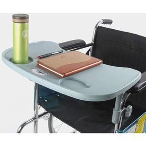 컵 홀더가 있는 탈착식 휠체어 트레이 테이블 u2013 이상적인 랩 트레이, 식사, 독서, 작업을 위한 필수 편리한 액세서리.