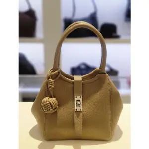 [갤러리아] [발리스윗] 앞버클미듐토드백 SQ2WAB01-13