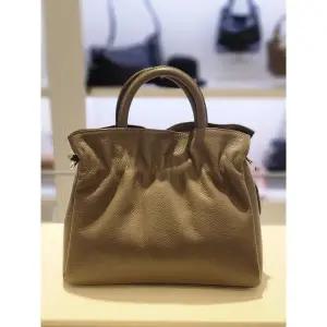 갤러리아 [발리스윗] 셔링장식가죽토트백 SQ2WAB12-14