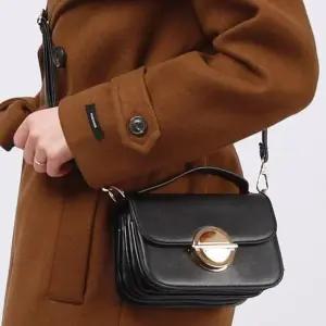 [셀러허브][라일리] Rly 여성 모던토트백 미니멀 가죽 클래식 포인트장식 (S9517392)