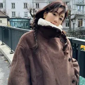 [온앤온](강남점)[정채연,기은세 착용] 벨티드 스웨이드 무스탕 NEM4WMB40