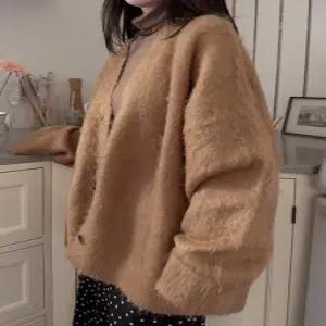 [엘루이즈][엘루이즈] [도톰울] 르레르 오버핏 모헤어 박시 가디건(4color)