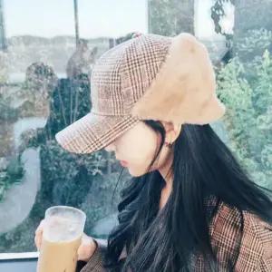 겨울 커플 캡귀덮개모자 군밤모자 (블랙/브라운)