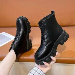 레이스업첼시워커 여성 빅사이즈 워커 부츠 트랙솔 블랙 1P 레이스업