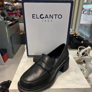 [엘칸토]엘칸토 HC06 여성 청키 소가죽로퍼 6cm LCWD43U539 (41023627)