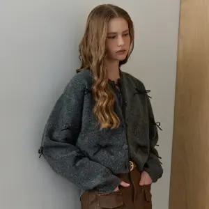 [MAXZA] 리본 포인트 레더 배색 라운드넥 가디건