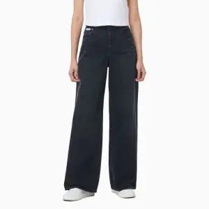 [롯데백화점]캘빈클라인 여성 와이드 레그핏 이브닝 블랙 팬츠(47E700G-3N3)