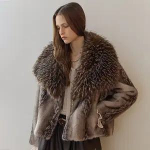 [MAXZA] 폭스 카라 그라데이션 페이크 퍼 자켓