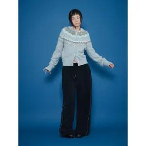 [에잇세컨즈] 플리스 라이닝 와이드 팬츠  블랙 (355Y21LC15)