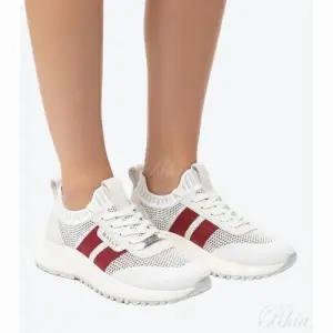 발리 WK00BFTE078 U001 다넬 스니커즈