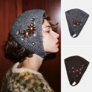 니트 가을 바부슈카 겨울 여성 귀달이 꽃 자수 이어머프 모자 11번가