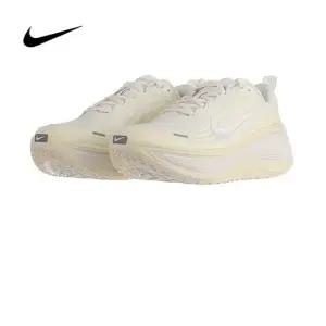 HV8154-105 보메로 플러스 여성용 런닝화