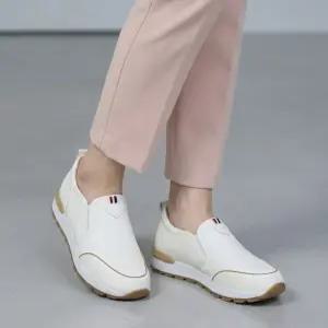 [라운슈]가죽 컬러 라이닝 하트 키높이 슬립온 3.4cm