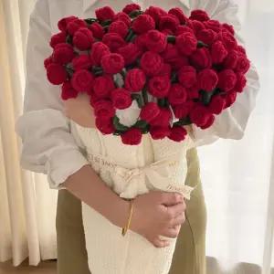 [선물백 포함]완제품 꽃다발 담요 뜨게꽃 장미 로즈 집들이 센스있는 선물 60cm 101433