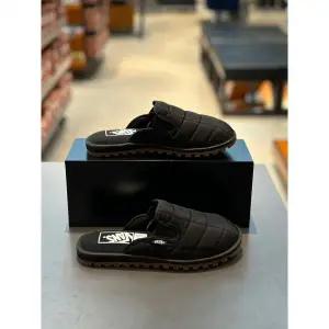 반스 남여공용 스니커즈 Mte 마운틴 뮬 VN000D27BLK