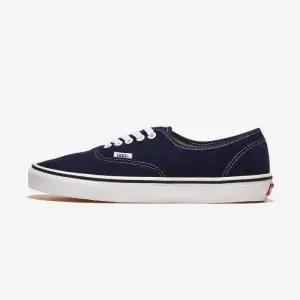 [반스]VANS 반스 어센틱 - 스웨이드 피코트 블루블랙 SUEDE PEACOAT BLUEBLACK VN000CRTENI 832416