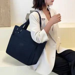 여성 깔끔한 스타일 수납력 좋은 데일리 숄더 토트백 여자크로스가방가방 레더크로스백