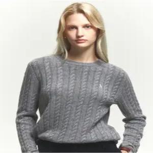헤지스 여성 24FW [가격인하][캐시미어] 그레이 케이블 라운드넥 스웨터 HSSW4DC85G2