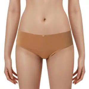 [롯데백화점]엘르이너웨어 여성 크루셜 하이 푸쉬업 햄팬티(EDWBP932CM)