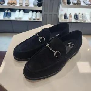 [ELCANTO]엘칸토 HC10 남성스웨드케주얼로퍼검정 남성소가죽케주얼컴포트로퍼3cm LCMD22U4 (S40044923)